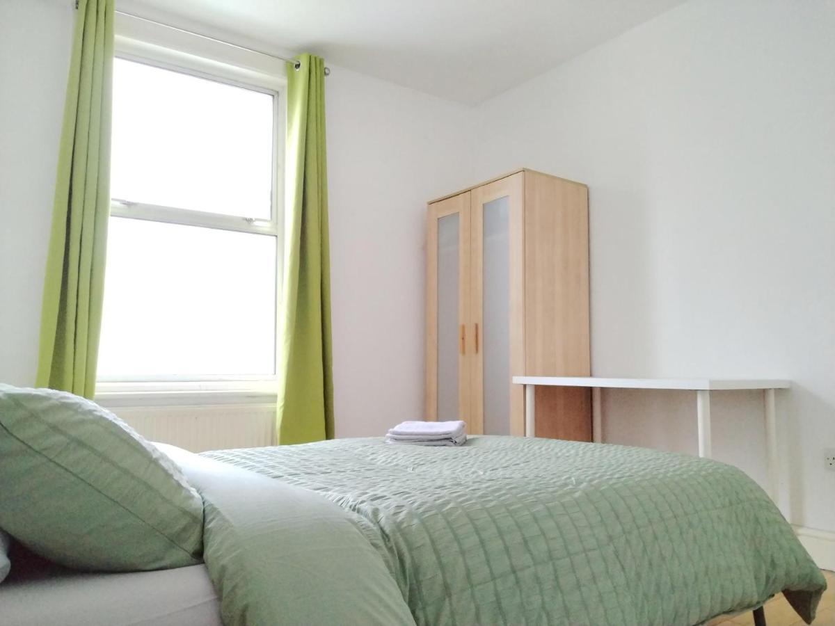 Cosy Rooms Near Canary Wharf & The O2 Лондон Экстерьер фото